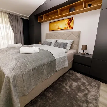 Luxpoint شقة *