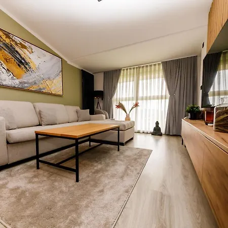 Luxpoint شقة